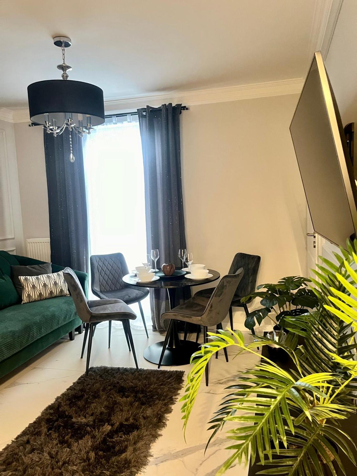 Apartamenty Kielce- Apartament Rubin Przy Zalew Kielecki, Faktura, Parking, Centrum エクステリア 写真